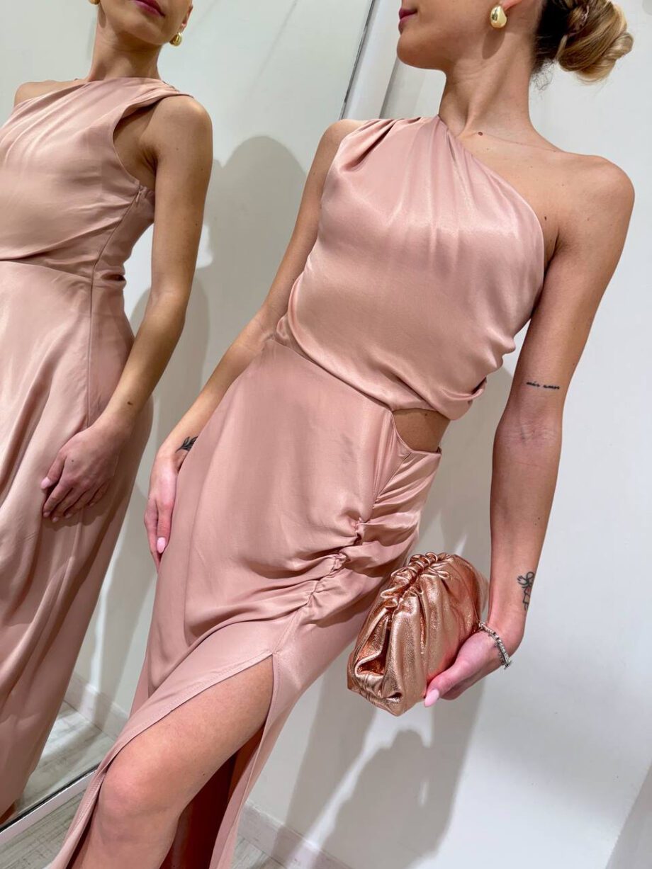 Shop Online Vestito satin lungo cut out rosa Souvenir