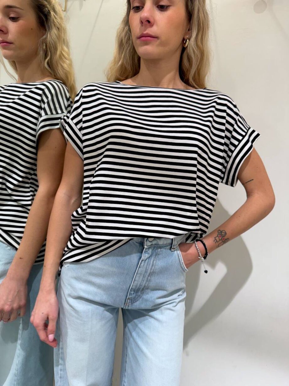 Shop Online T-shirt morbida a righe bianca e nera Vicolo