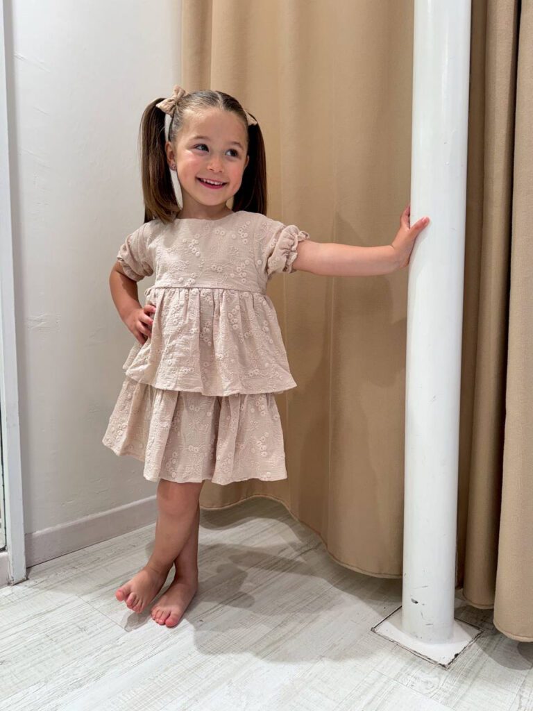 Vestito beige sangallo con balze Lil' Atelier Shop Online Vestito beige sangallo con balze Lil' Atelier