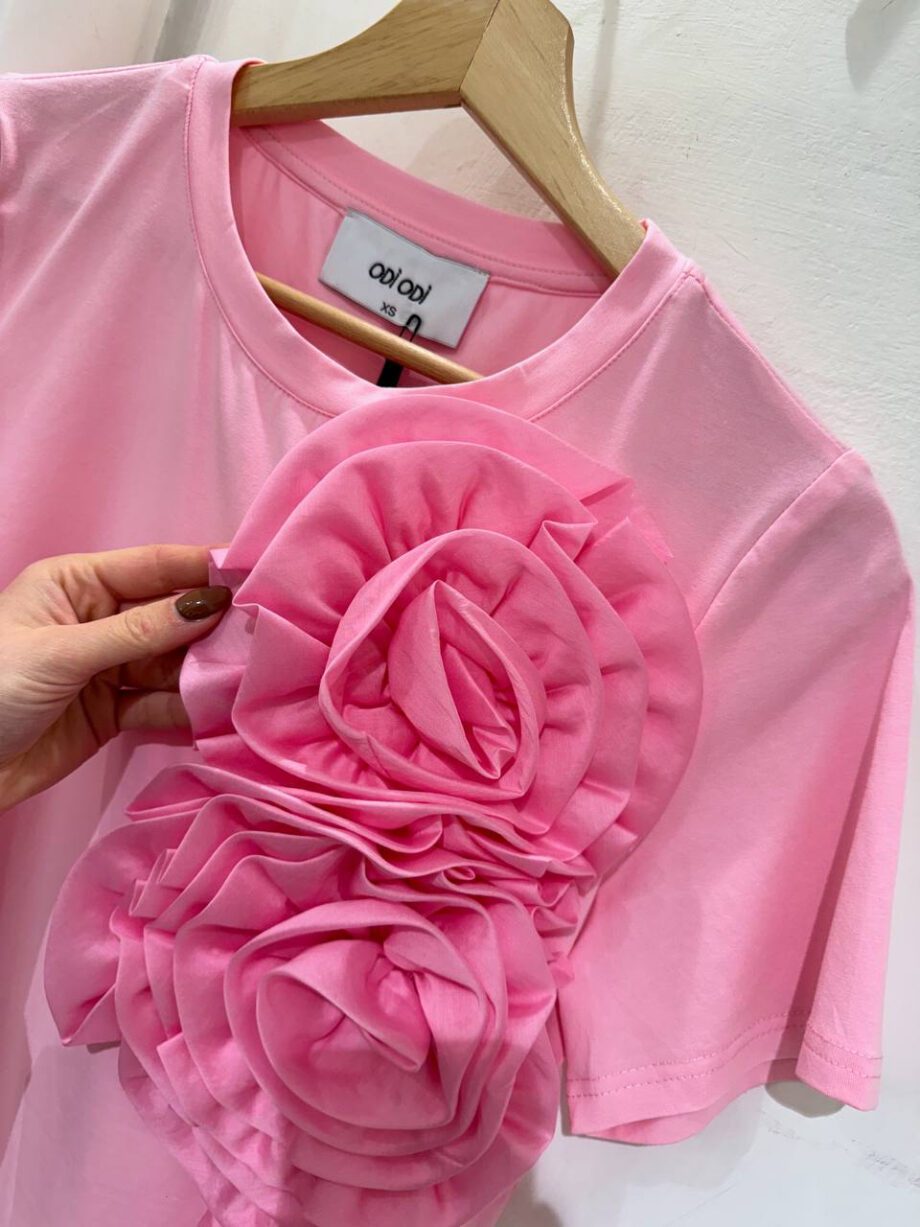 Shop Online T-shirt rosa Tricase con fiori applicati Odì Odì
