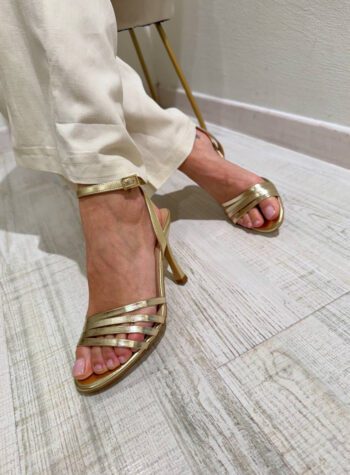 Shop Online Sandalo oro con multi fasce Ovyè
