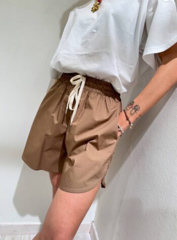 Shop Online Short ampio in cotone nocciola Vicolo