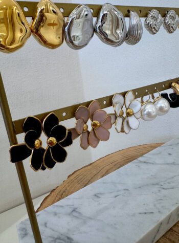 Shop Online Orecchini mezzo fiore oro e rosa