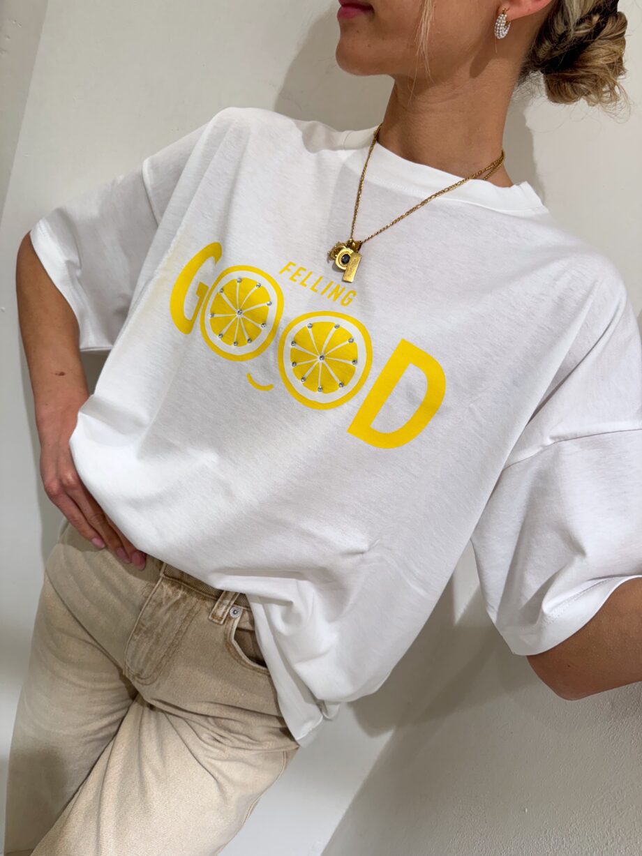 Shop Online T-shirt basic bianca ricamo "penso mille miliardi di cose" Vicolo