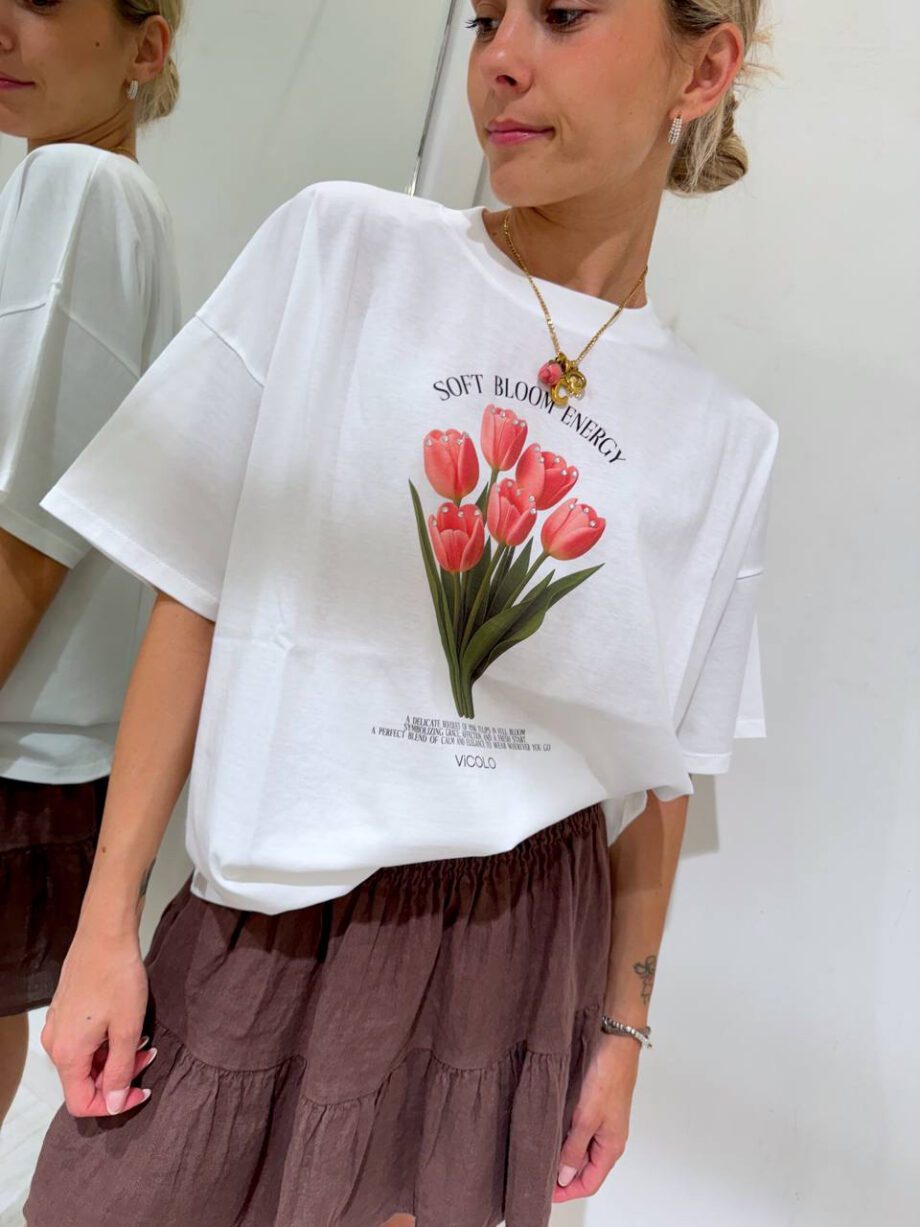 Shop Online Tshirt bianca oversize tulipani e strass Vicolo
