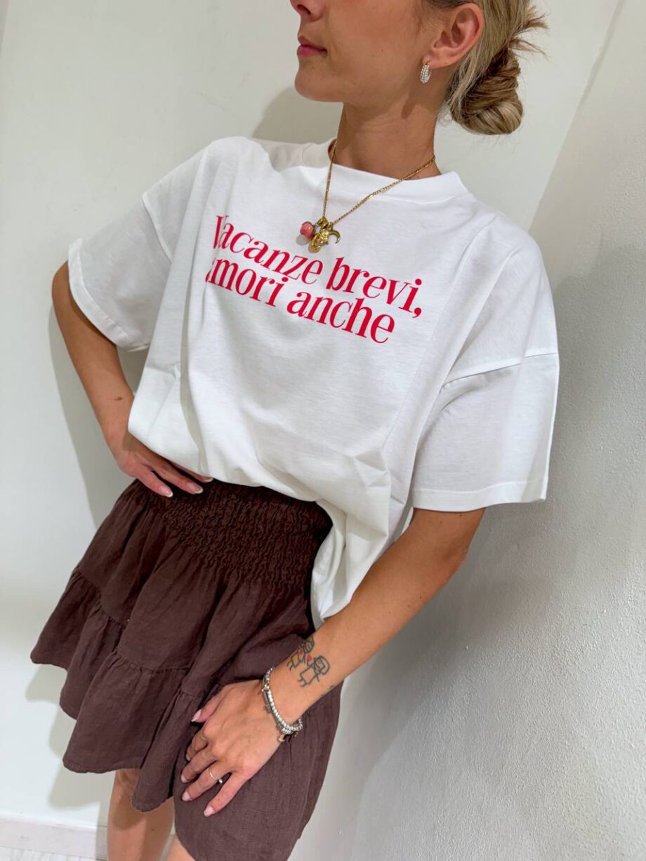 Shop Online T-shirt bianca oversize "Vacanze brevi.." Vicolo