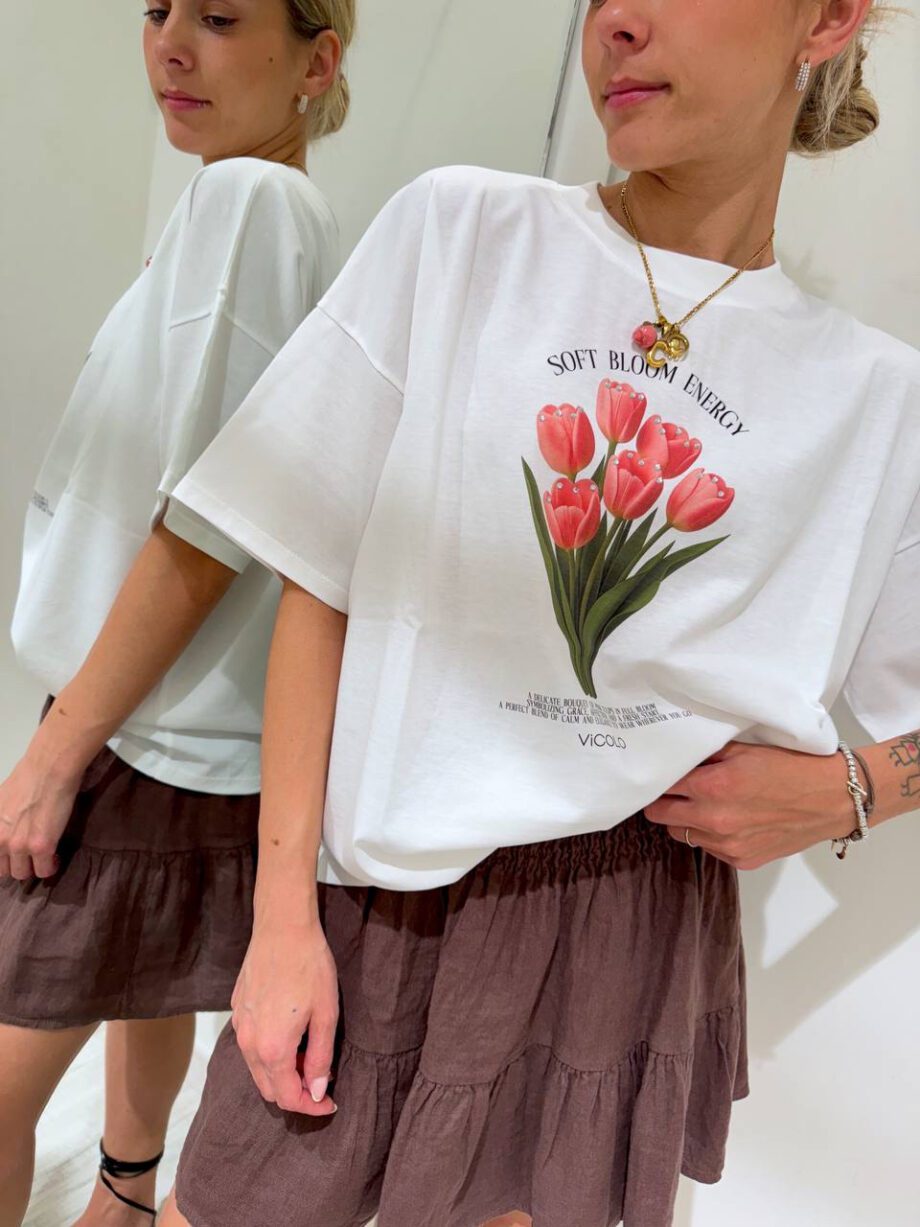 Shop Online Tshirt bianca oversize tulipani e strass Vicolo