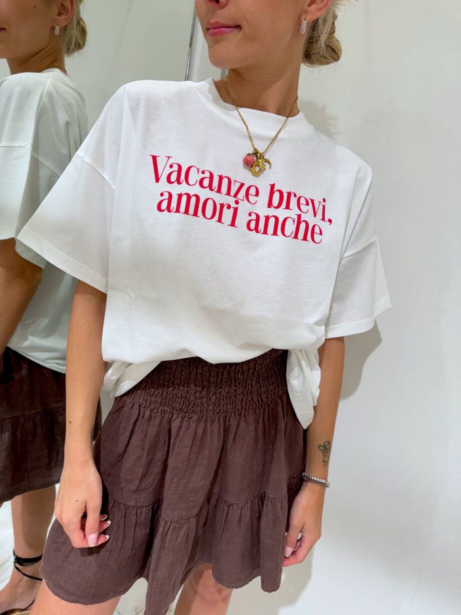 Shop Online T-shirt bianca oversize "Vacanze brevi.." Vicolo