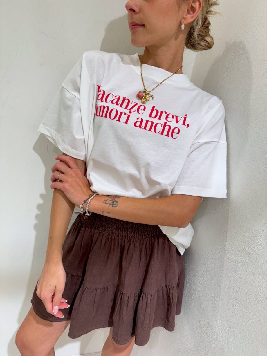 Shop Online T-shirt bianca oversize "Vacanze brevi.." Vicolo