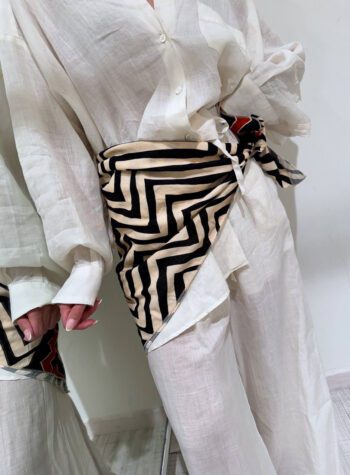 Shop Online Foulard fantasia floreale burro e nero HaveOne