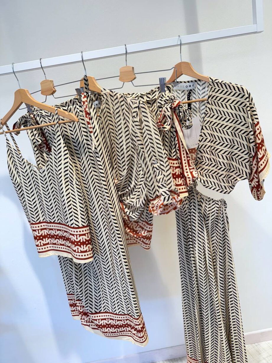 Shop Online Canotta fantasia fascia rossa HaveOne