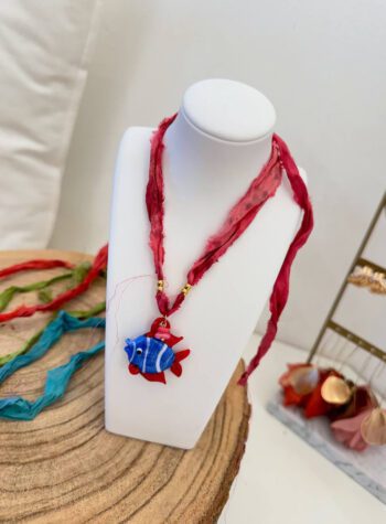 Shop Online Choker in tessuto azzurro charm granchio