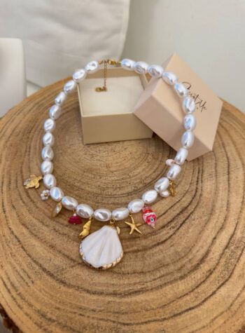 Shop Online Collana perle con mix di ciondoli oro