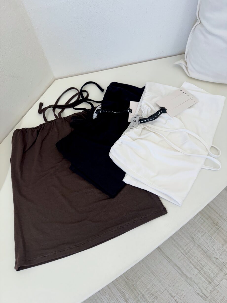 Shop Online Top a fascia con laccio al collo bianco HaveOne