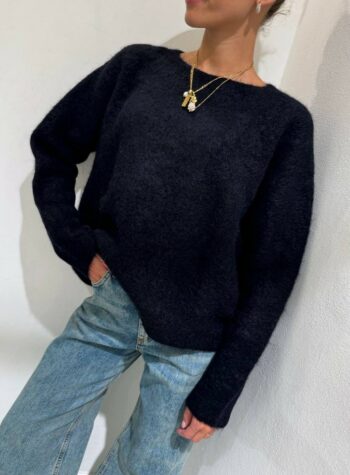 Shop Online Maglione girocollo manica raglan nero Kontatto
