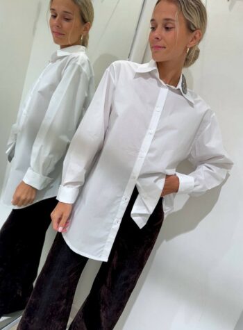 Shop Online Camicia bianca in cotone con patch Souvenir