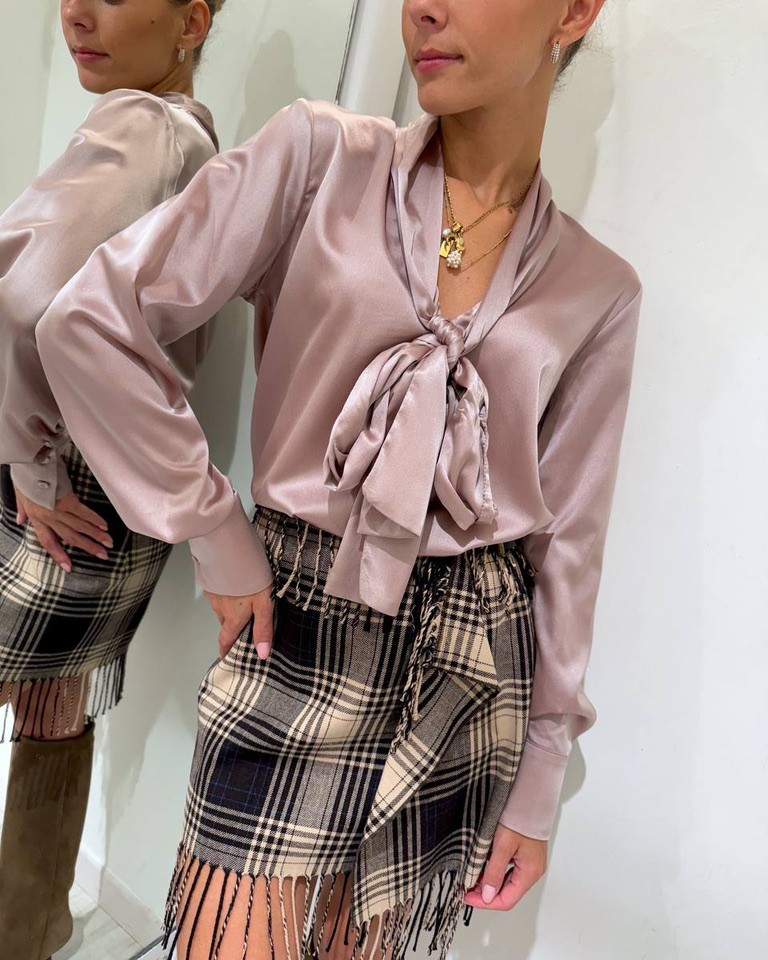 Blusa rosa in seta con fiocco Souvenir Shop Online Blusa rosa in seta con fiocco Souvenir