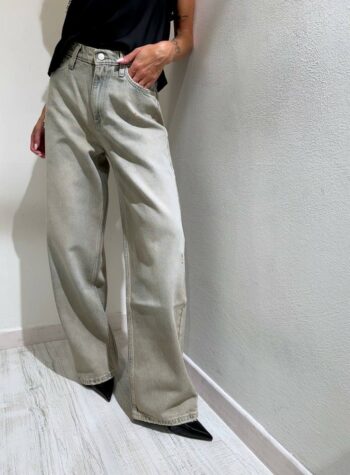 Shop Online Jeans Xenobia con rotture Vicolo