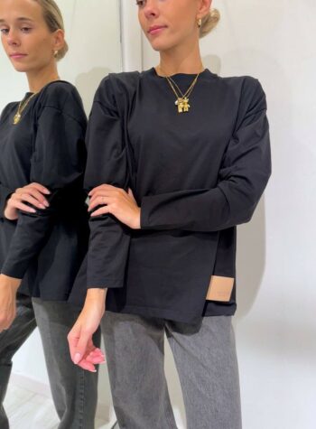 Shop Online Maglietta nera maniche lunghe con patch Vicolo