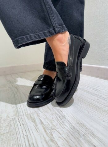 Shop Online Mocassino nero in vera pelle Ovyè