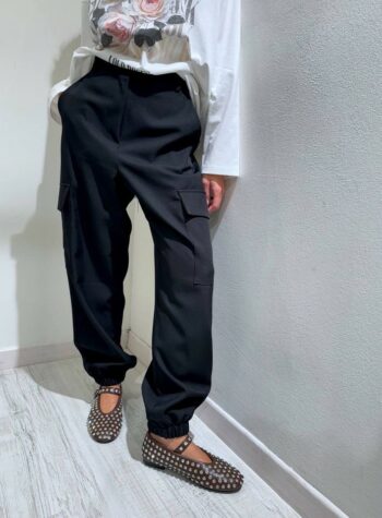 Shop Online Pantalone cargo nero con polsino Vicolo