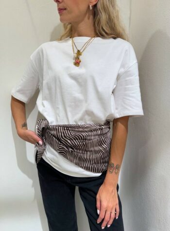 Shop Online T-shirt bianca con bandana zebrata HaveOne