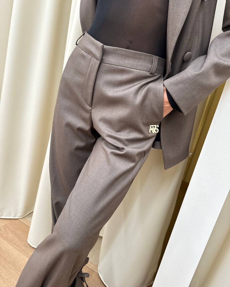 Pantalone palazzo tortora con fiocco Revise Shop Online Pantalone palazzo tortora con fiocco Revise