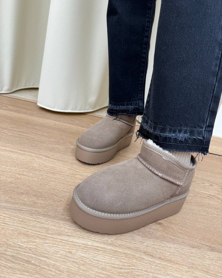 Stivaletto mini in suede platform taupe Ovyè Shop Online Stivaletto mini in suede platform taupe Ovyè
