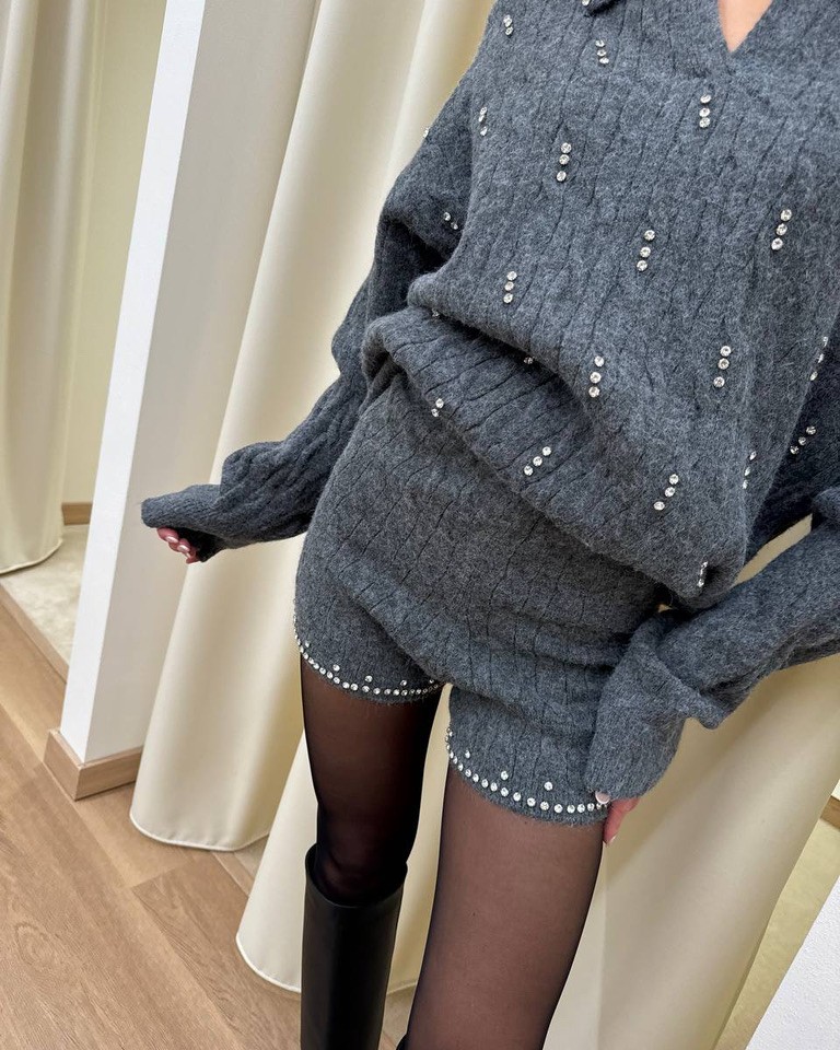 Completo Nibbiola in maglia short e maglione grigio con strass Odì Odì Shop Online Completo Nibbiola in maglia short e maglione grigio con strass Odì Odì