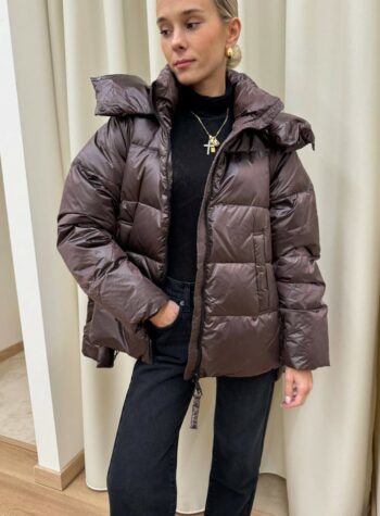 Piumino oversize cioccolato con cappuccio e spacchi HaveOne Shop Online Piumino oversize cioccolato con cappuccio e spacchi HaveOne