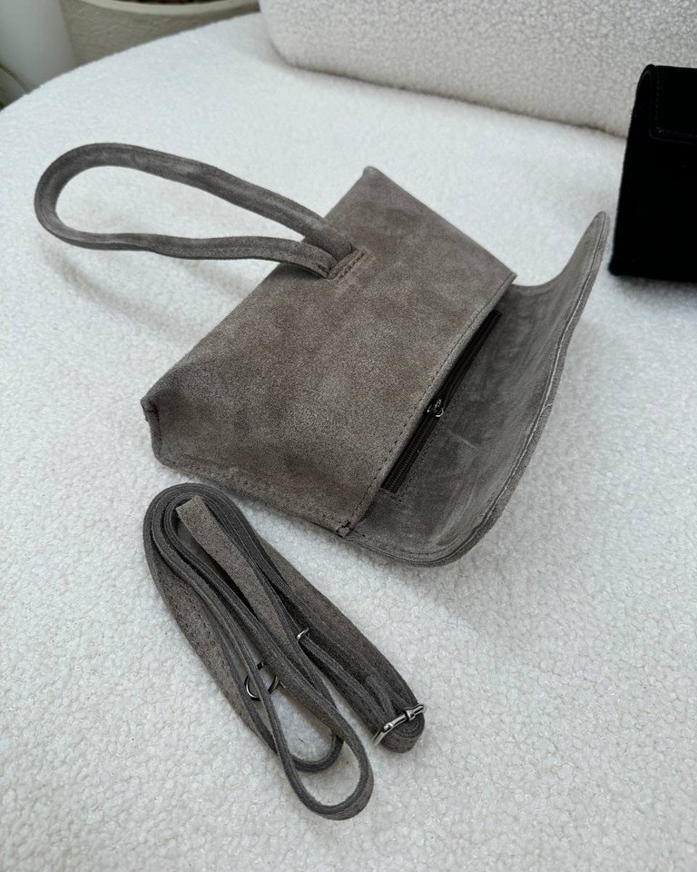 Pochette tortora in camoscio con manico intrecciato Shop Online Pochette tortora in camoscio con manico intrecciato