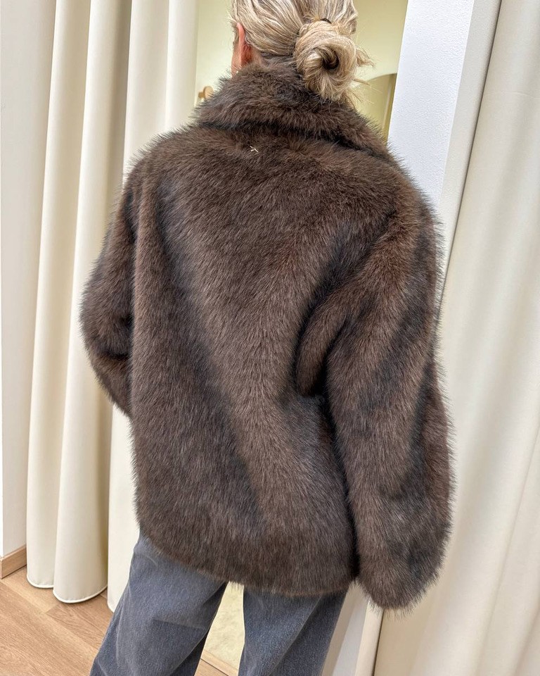 Pelliccia moro con revers Souvenir Shop Online Pelliccia moro con revers Souvenir