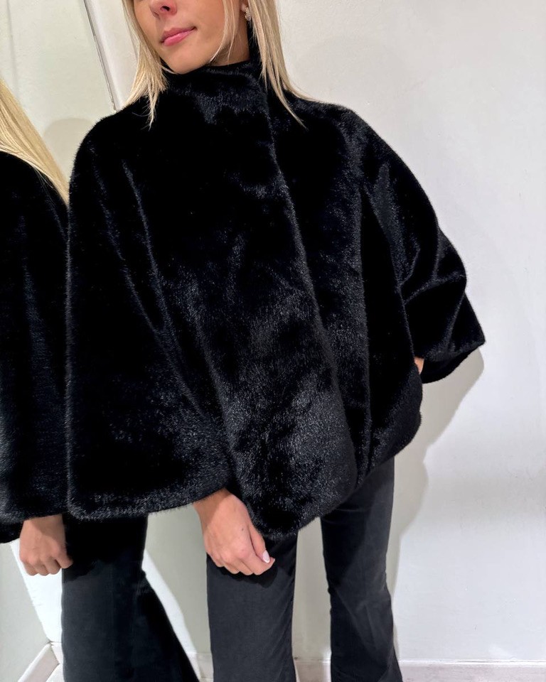 Pelliccia corta collo coreana nera Kontatto Shop Online Pelliccia corta collo coreana nera Kontatto