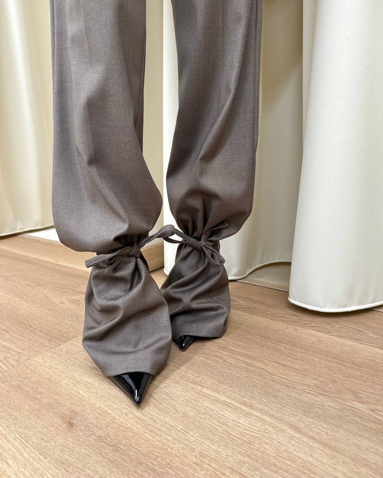 Pantalone palazzo tortora con fiocco Revise Shop Online Pantalone palazzo tortora con fiocco Revise