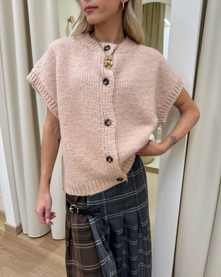 Cardigan smanicato oversize in maglia inglese rosa cipria Vicolo Shop Online Cardigan smanicato oversize in maglia inglese rosa cipria Vicolo