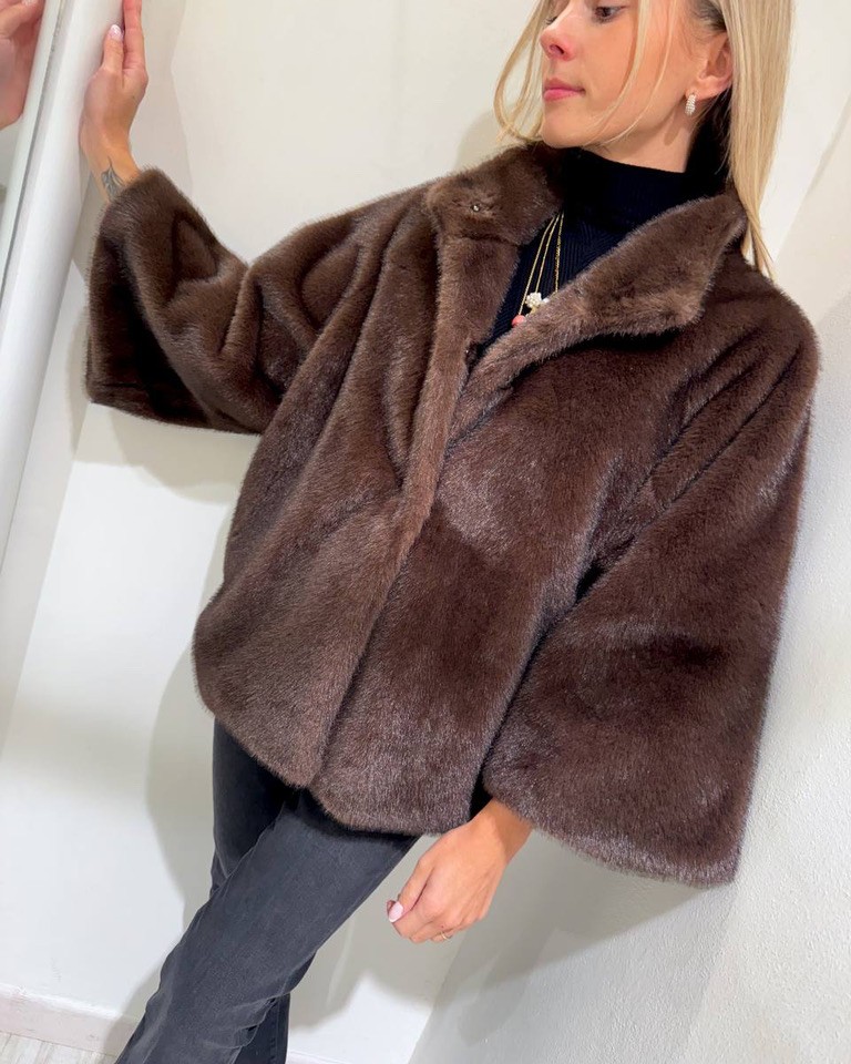 Pelliccia corta collo coreana moro Kontatto Shop Online Pelliccia corta collo coreana moro Kontatto