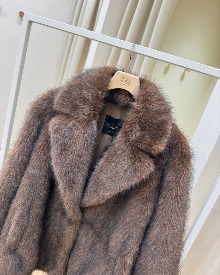 Pelliccia moro con revers Souvenir Shop Online Pelliccia moro con revers Souvenir