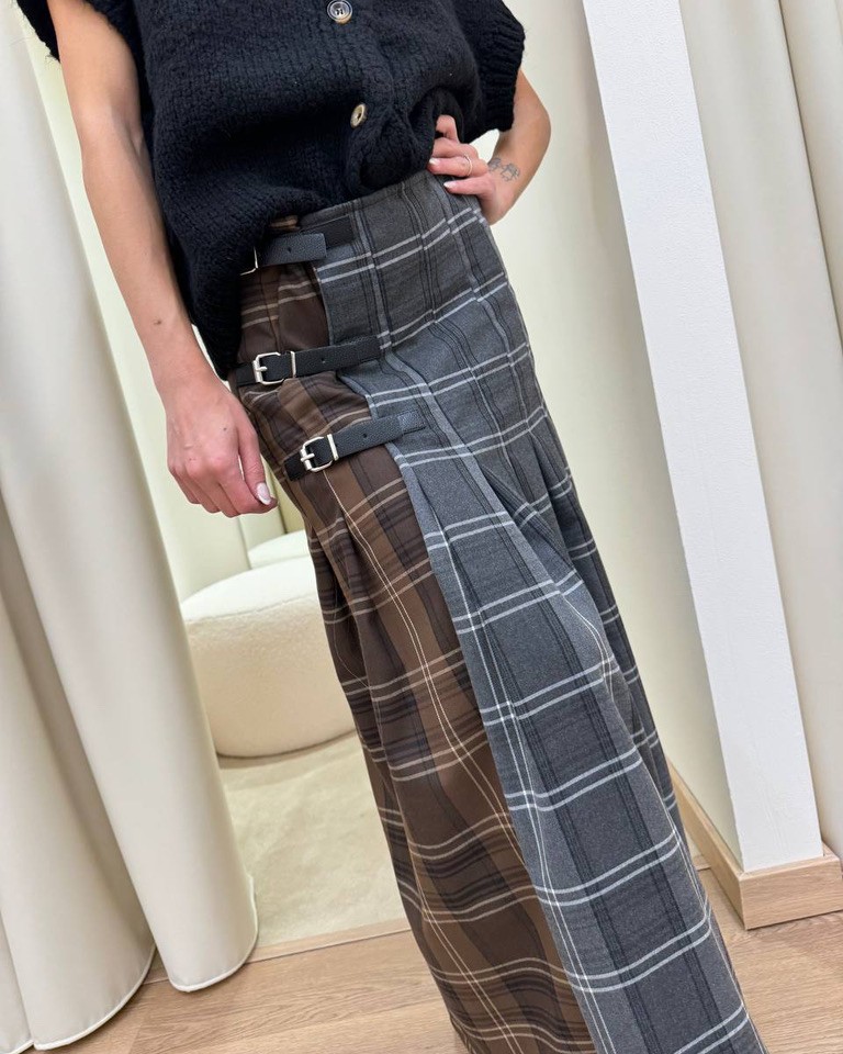 Gonna lunga portafoglio check marrone e grigio con fibbie Vicolo Shop Online Gonna lunga portafoglio check marrone e grigio con fibbie Vicolo