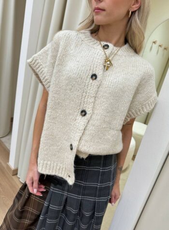 Cardigan smanicato oversize in maglia inglese burro Vicolo Shop Online Cardigan smanicato oversize in maglia inglese burro Vicolo