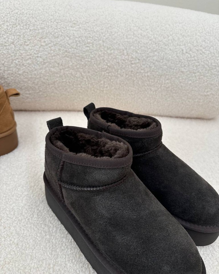 Stivaletto mini in suede platform testa di moro Ovyè Shop Online Stivaletto mini in suede platform testa di moro Ovyè