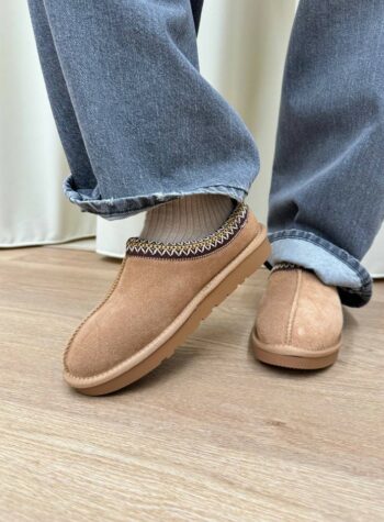 Sabot in suede camel bordatura ricamata Ovyè Shop Online Sabot in suede camel bordatura ricamata Ovyè