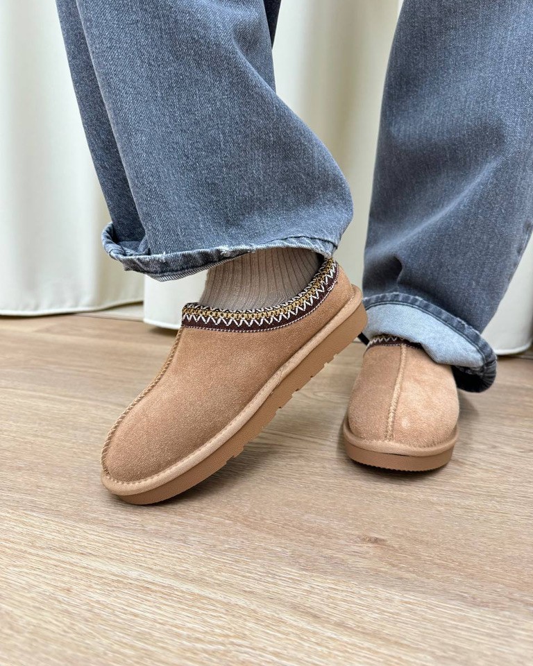 Sabot in suede camel bordatura ricamata Ovyè Shop Online Sabot in suede camel bordatura ricamata Ovyè