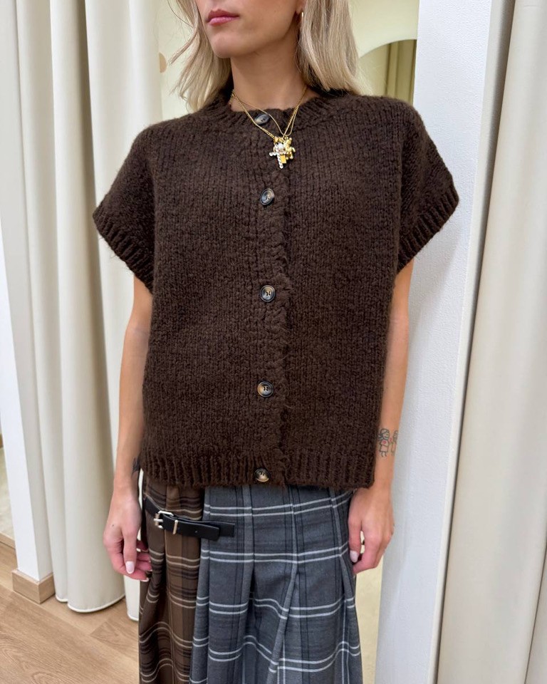 Cardigan smanicato oversize in maglia inglese moro Vicolo Shop Online Cardigan smanicato oversize in maglia inglese moro Vicolo
