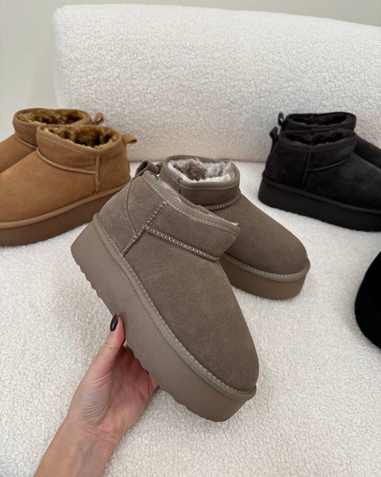 Stivaletto mini in suede platform taupe Ovyè Shop Online Stivaletto mini in suede platform taupe Ovyè