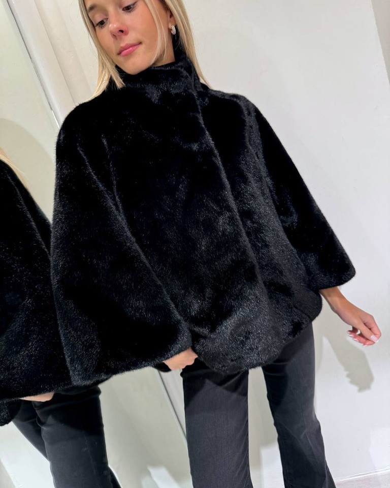 Pelliccia corta collo coreana nera Kontatto Shop Online Pelliccia corta collo coreana nera Kontatto