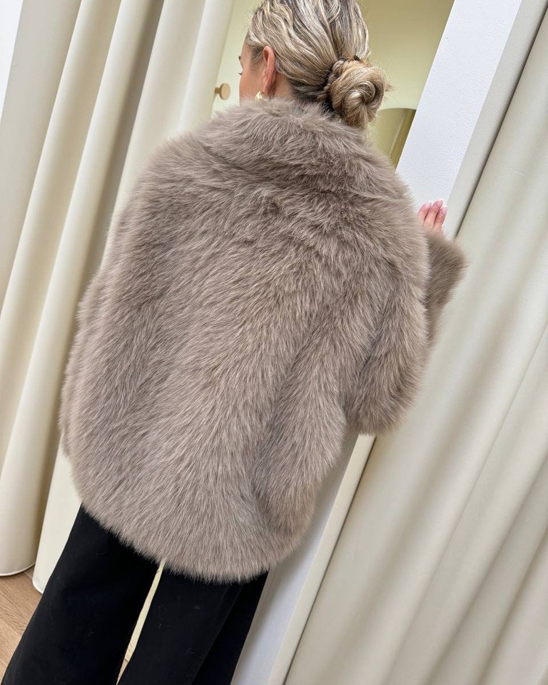 Eco pelliccia beige doppiopetto Vicolo Shop Online Eco pelliccia beige doppiopetto Vicolo