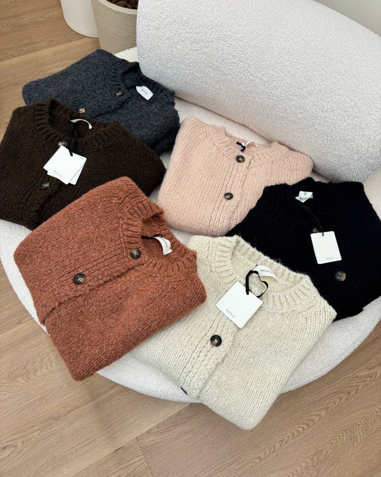 Cardigan smanicato oversize in maglia inglese burro Vicolo Shop Online Cardigan smanicato oversize in maglia inglese burro Vicolo