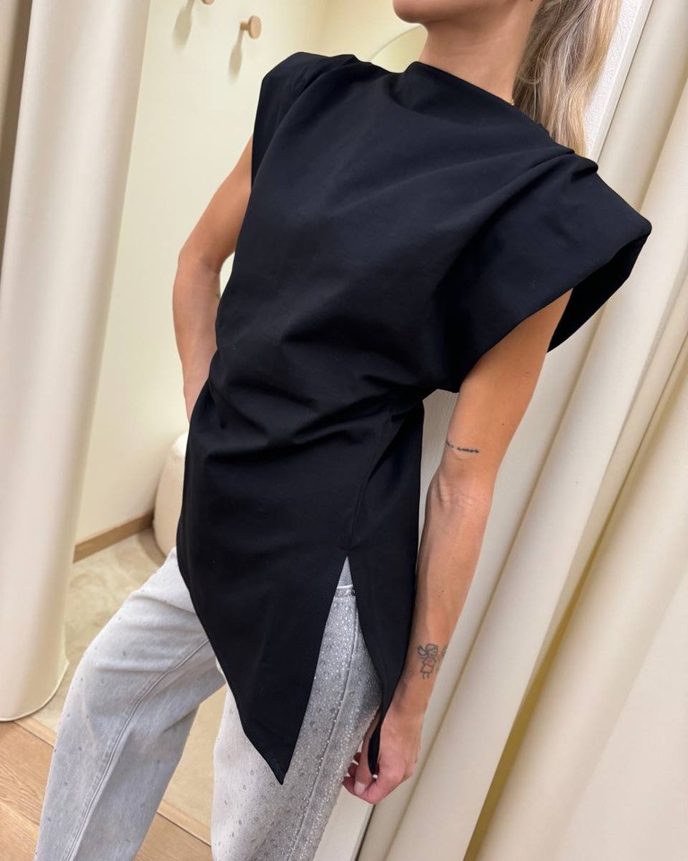 Top nero asimmetrico spallina imbottita AnnaRita N Shop Online Top nero asimmetrico spallina imbottita AnnaRita N