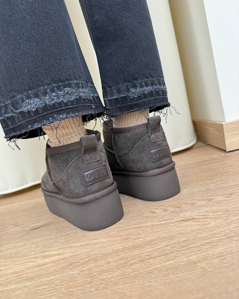 Stivaletto mini in suede platform testa di moro Ovyè Shop Online Stivaletto mini in suede platform testa di moro Ovyè