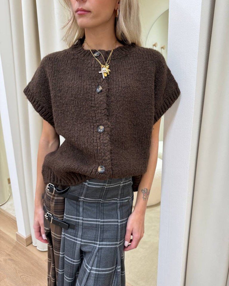 Cardigan smanicato oversize in maglia inglese moro Vicolo Shop Online Cardigan smanicato oversize in maglia inglese moro Vicolo